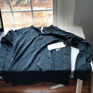 Lululemon long sleeve Henley size:large